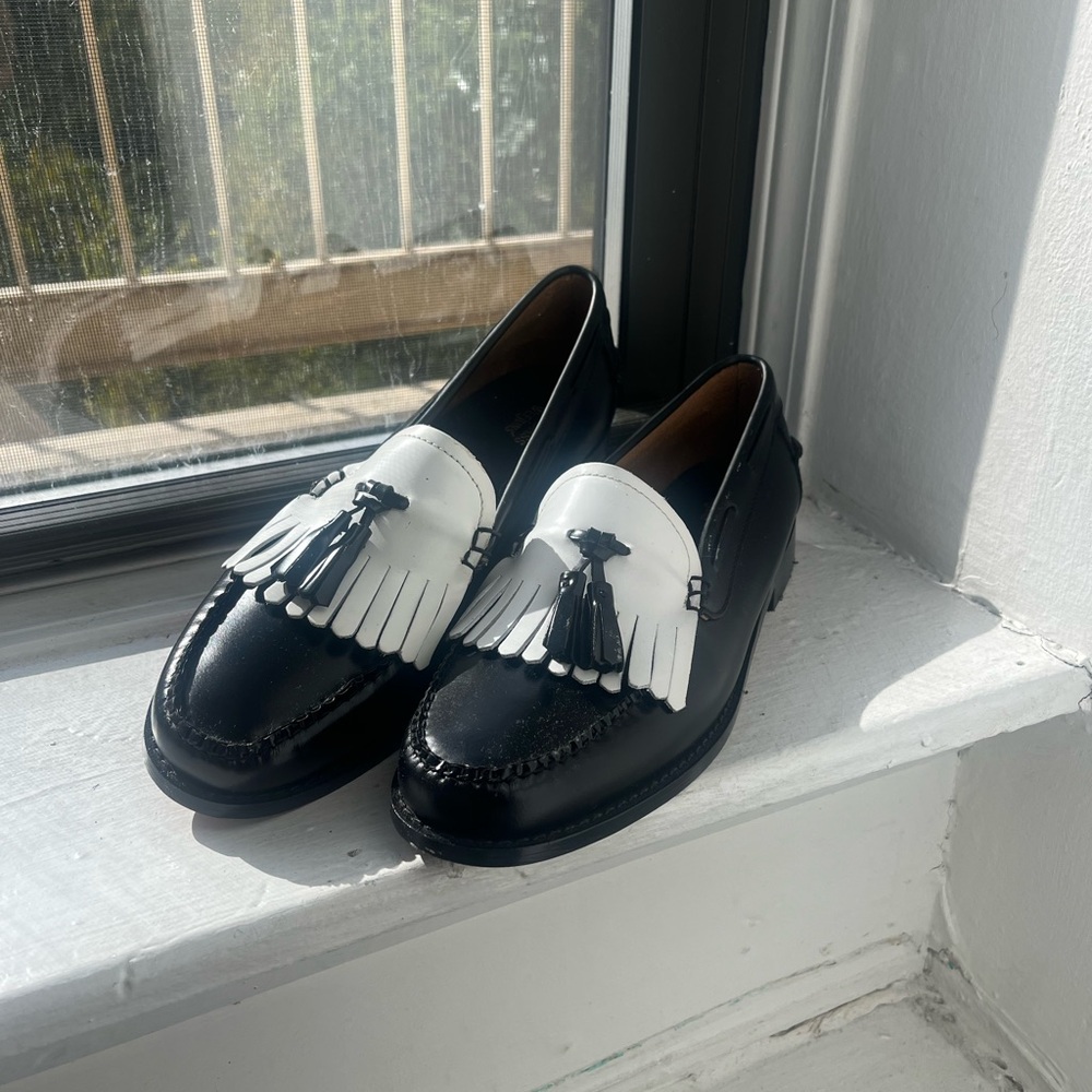Elegant Black and White Tassel Loafers